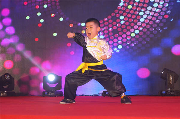 DG真人生物召开2018年度表扬奖励大会暨2019年度事情计划大会 DG真人生物召开2018年度表扬奖励大会暨2019年度事情计划大会